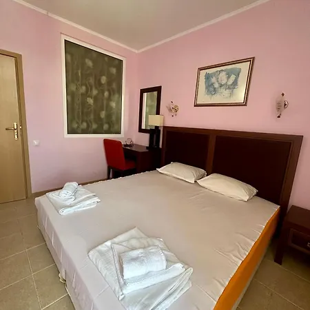 Private In Sunset Πομόριε