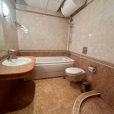 Private In Sunset Πομόριε